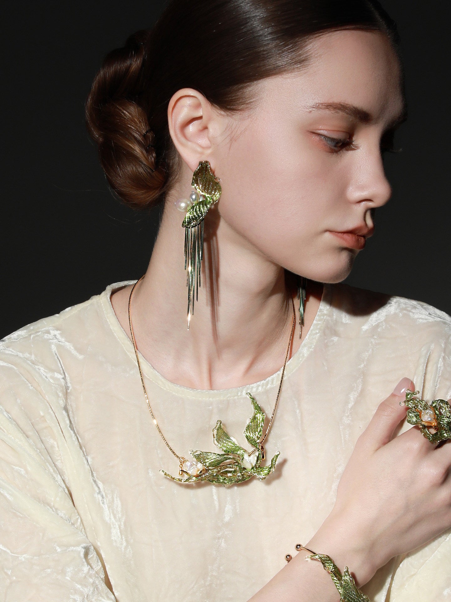 Avant-Garde Hand-Woven Metallic Leaf Necklace - Deconstructed Tender Green Botanical Choker with Clear Melting Ice Border LUNA-X394