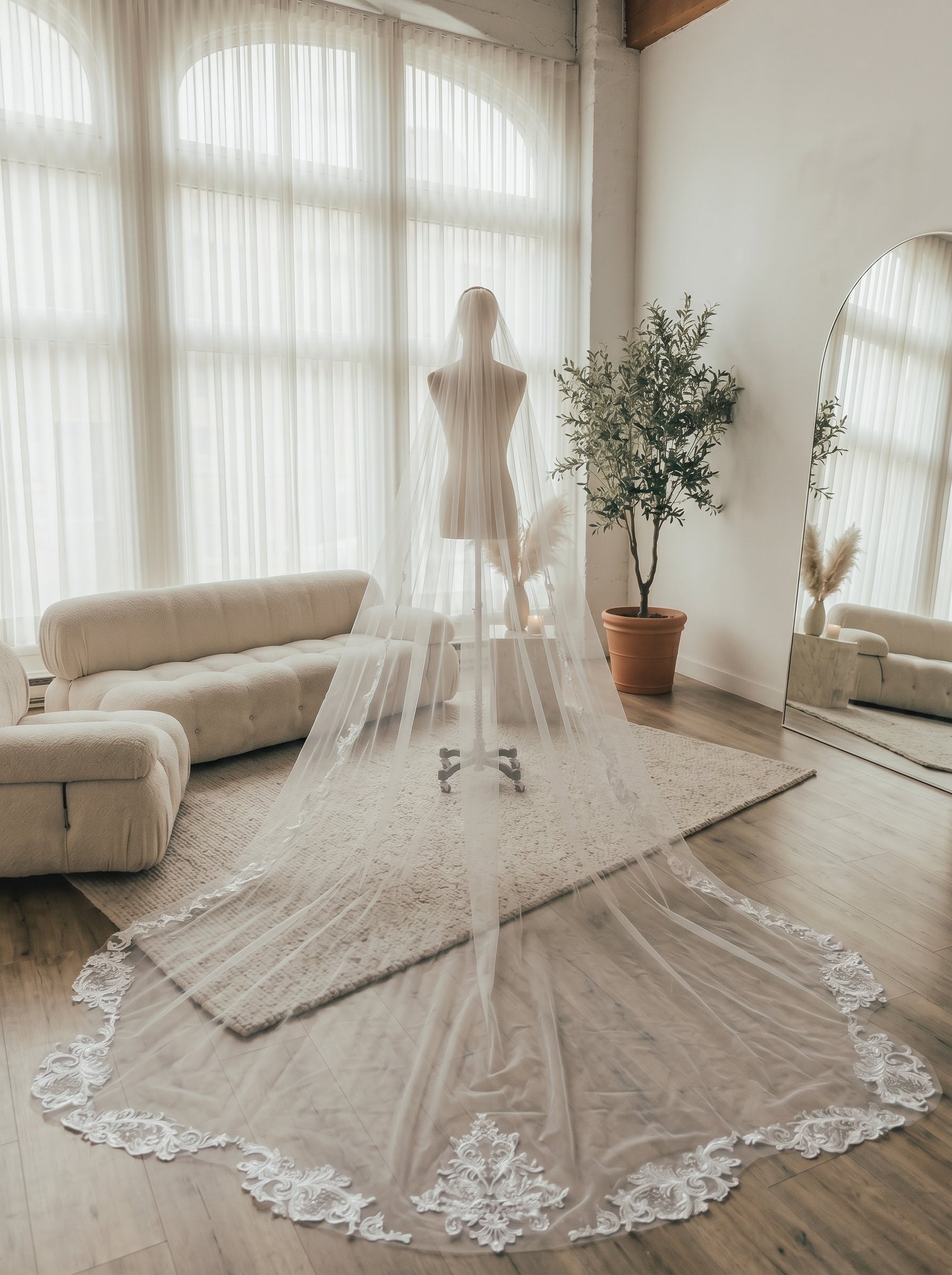 90s Minimalist Cathedral Veil - 3m x 2.m Wide Single Layer Soft Tulle Wedding Veil with Comb, Sleek Pure Sheer Long Train Veil  LUNA-X63
