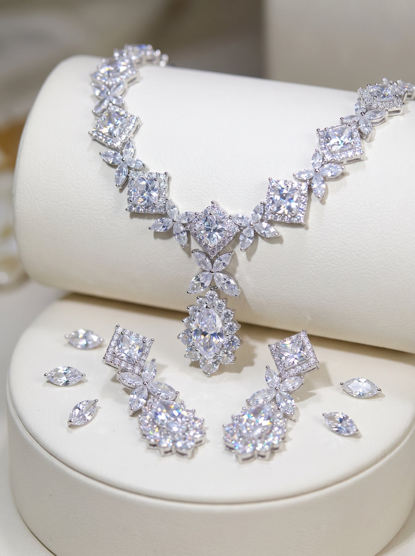 "Hollywood Heritage" Vintage Pear-Cut Crystal Wedding Jewelry Set, Radiant Cluster Leaf Choker & Luxury Tear-Drop Evening Earrings Duo LUNA-X161