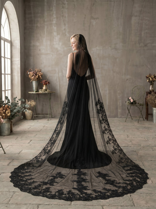 One Tier Black Cathedral Wedding Veil for Bride, 3x2.5 Meters Soft Tulle Large Lace Edge Sparkly Veil with Comb, Ivory/Stark White Contrast LUNA-X65