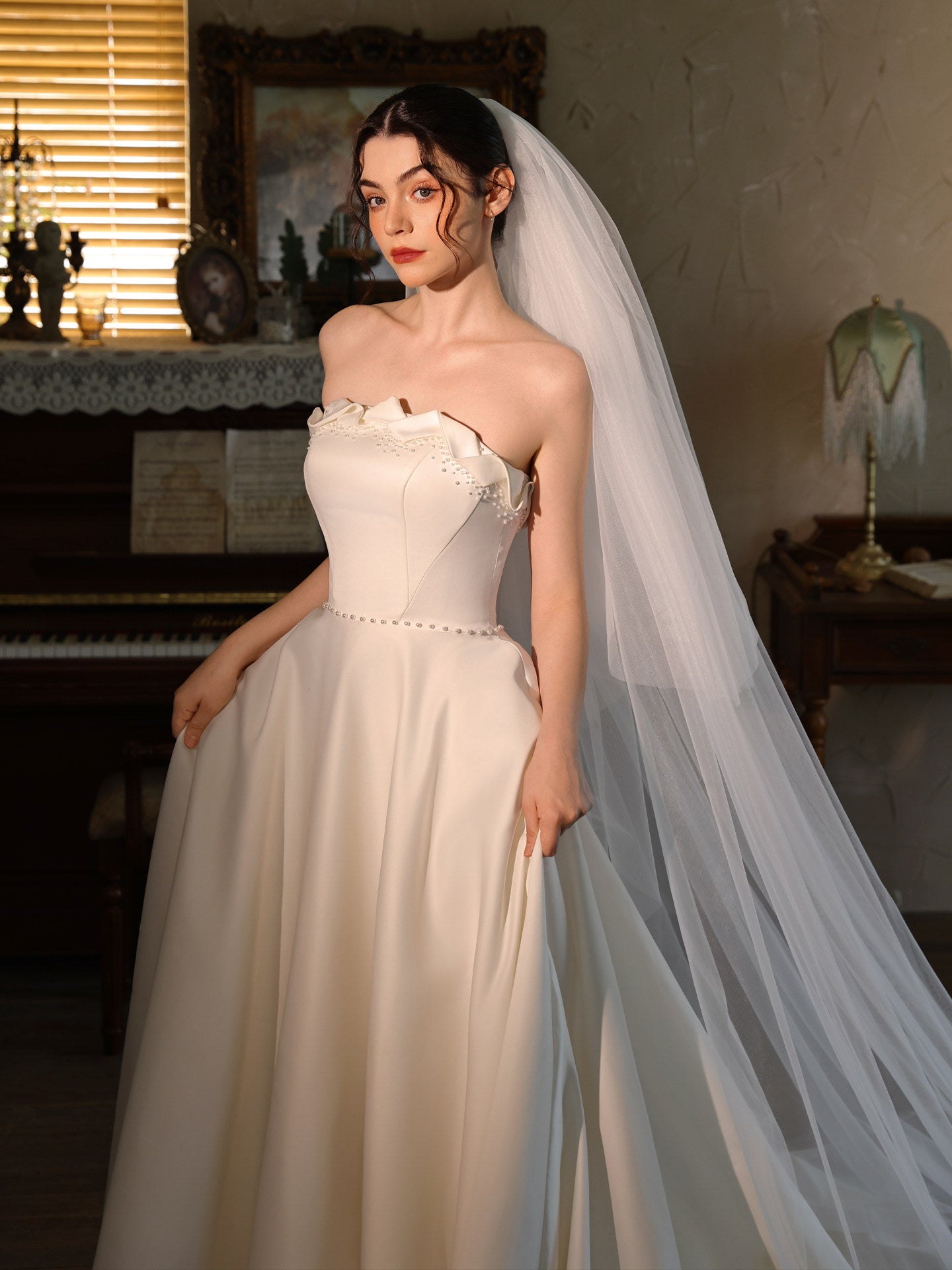 3.8m cathedral length two layer bridal veil with metal hair comb and lace trim