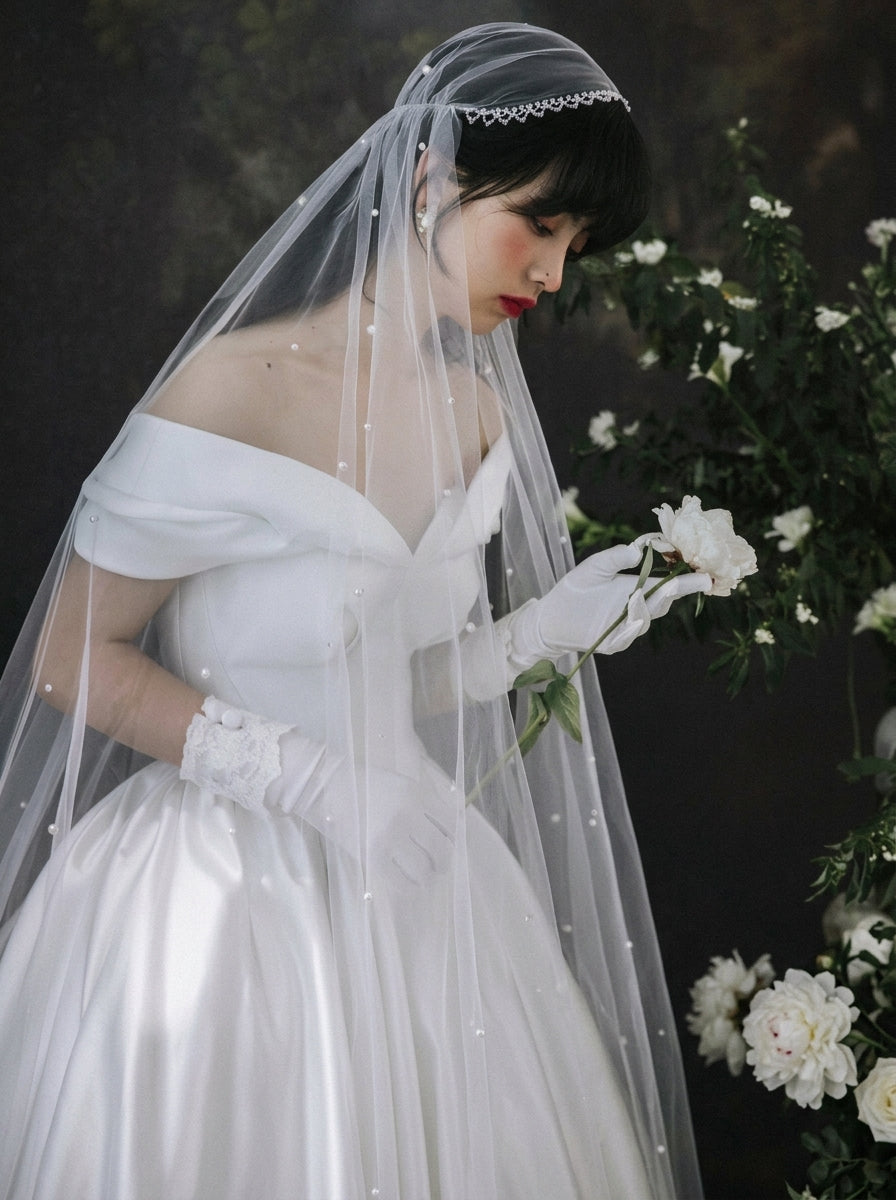 270x290cm fingertip length bridal veil with scattered design and wide breathable tulle
