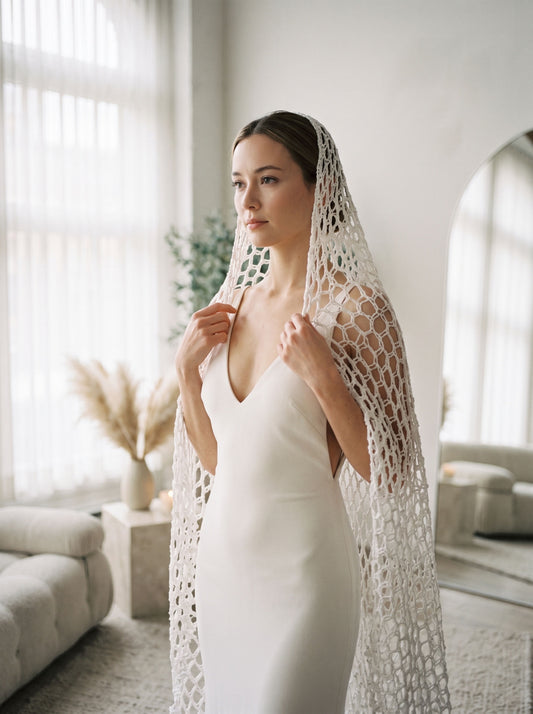 Avant-garde geometric crochet wedding veil