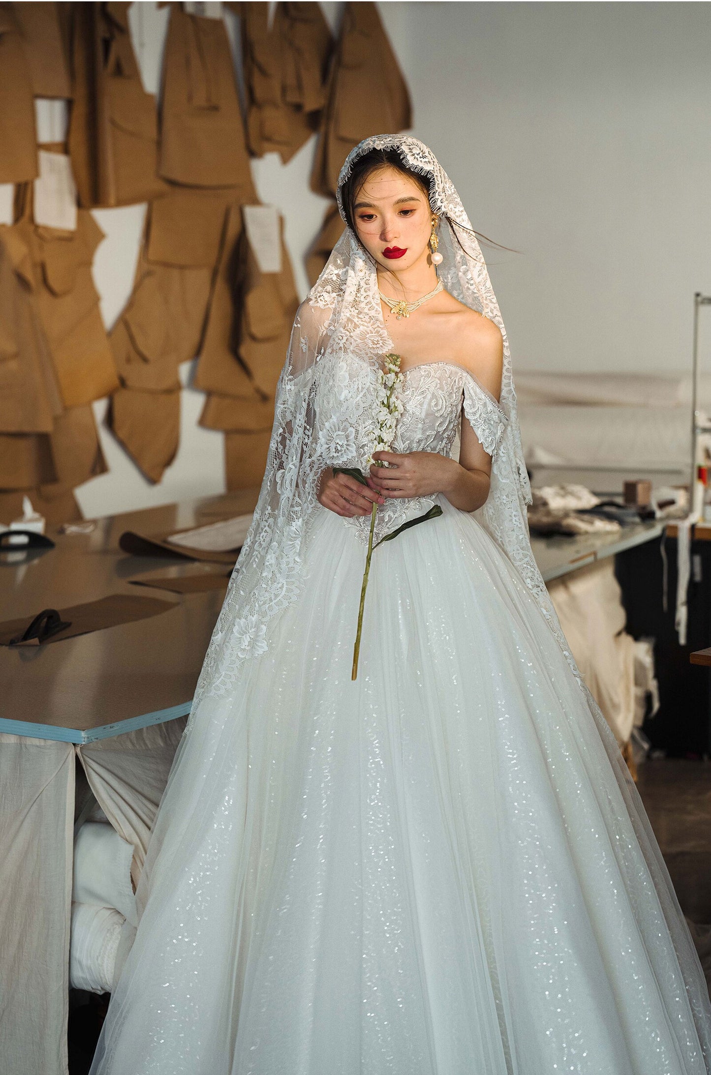 230cm French vintage full lace mantilla cathedral bridal veil with floral mesh pattern