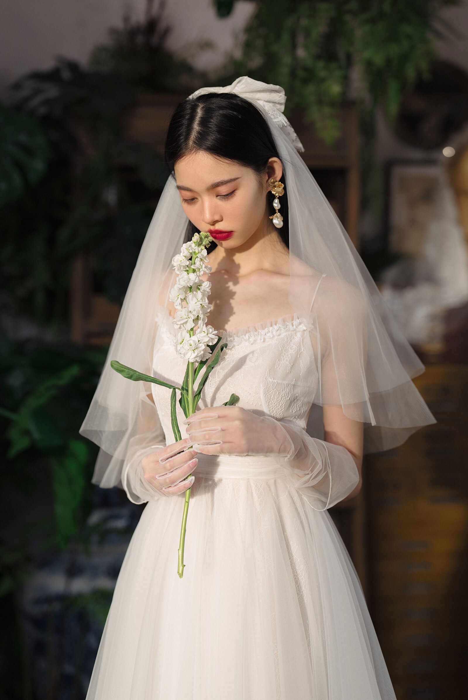French vintage lace bow fingertip length bridal veil with soft mesh netting 150cm