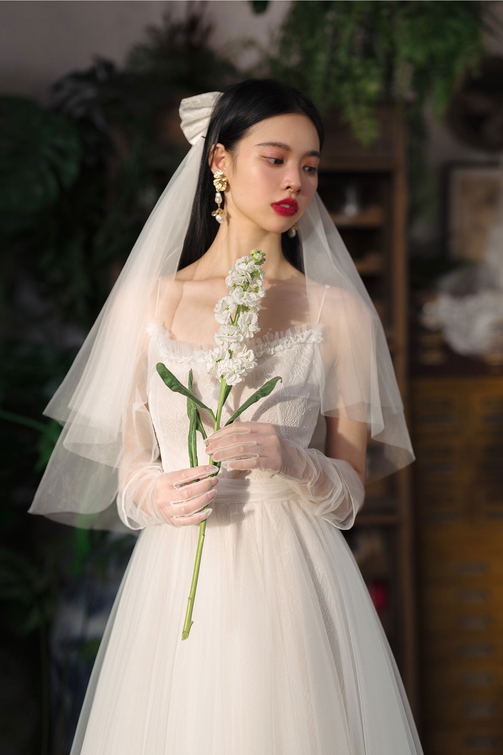 French vintage lace bow fingertip length bridal veil with soft mesh netting 150cm