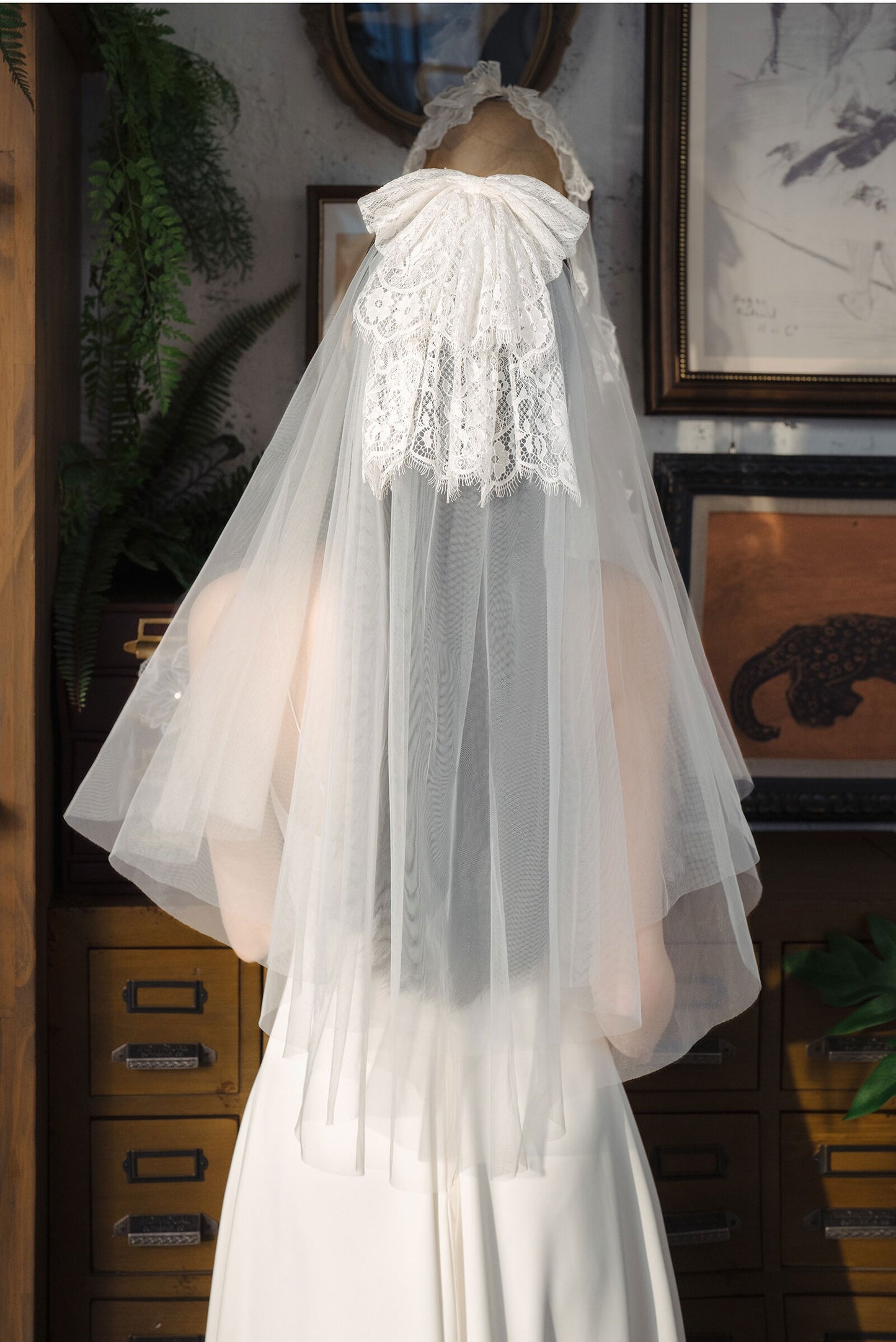 French vintage lace bow fingertip length bridal veil with soft mesh netting 150cm