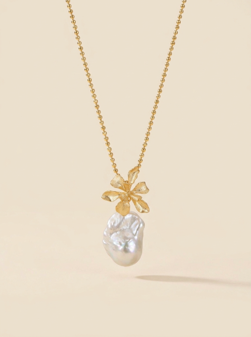 Gold flower baroque pearl pendant necklace