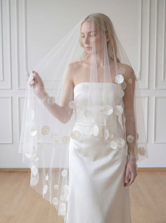 White drop wedding veil with sheer blusher