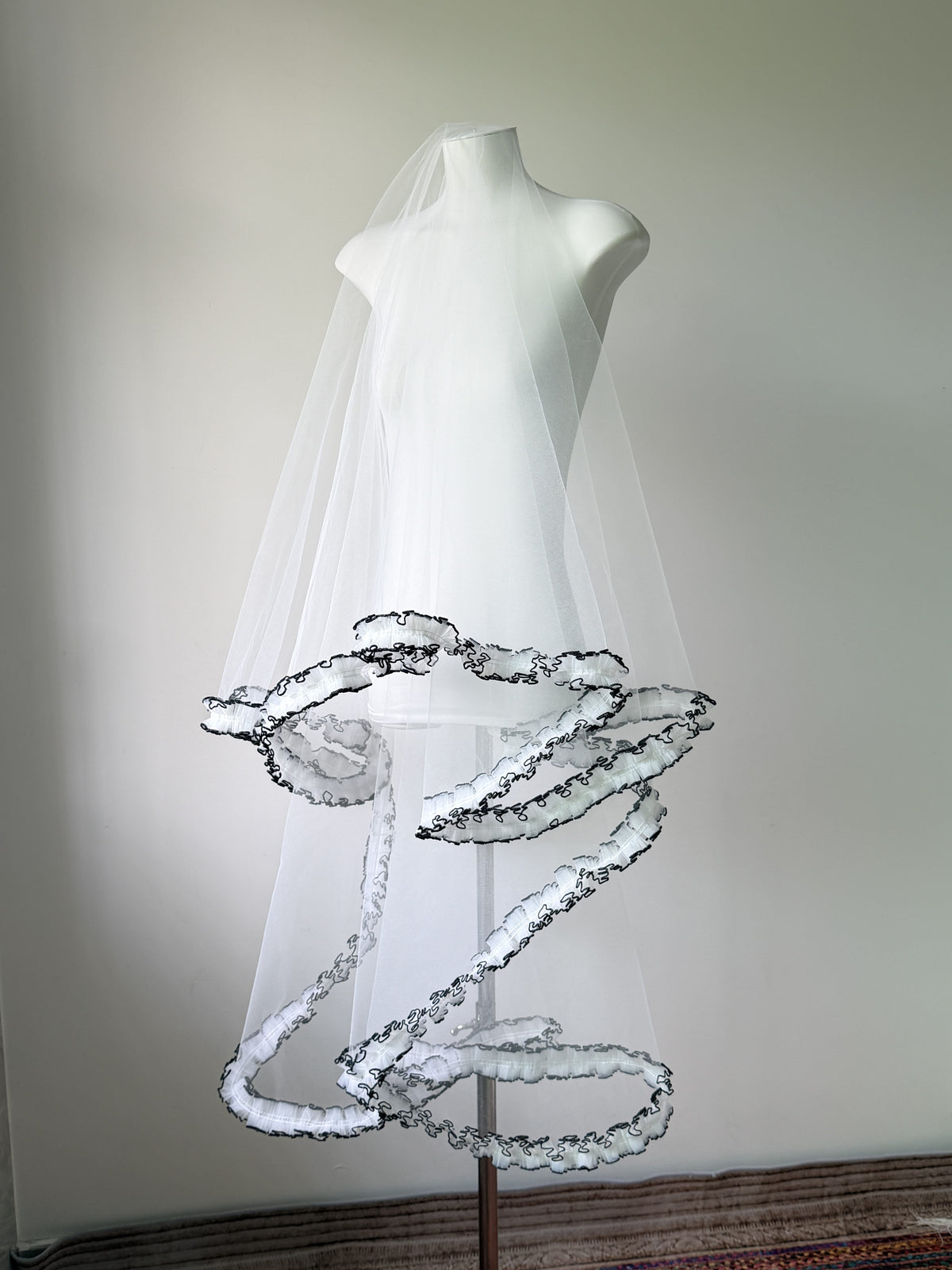Single tier statement wedding veil with wave trim
