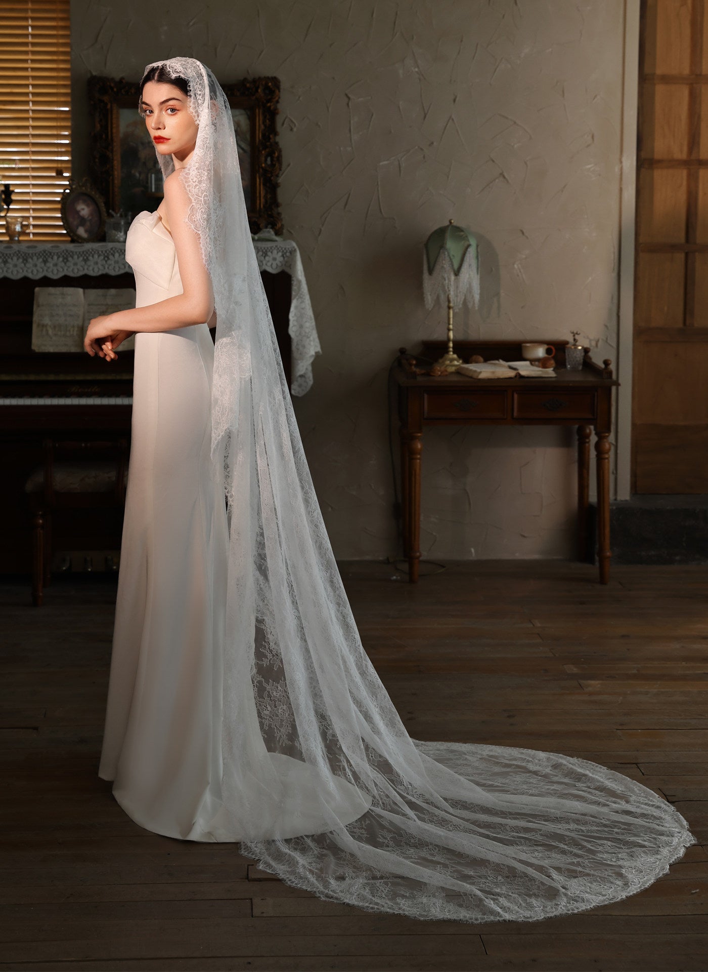 230x150cm vintage style all over lace single layer cathedral bridal veil in off-white