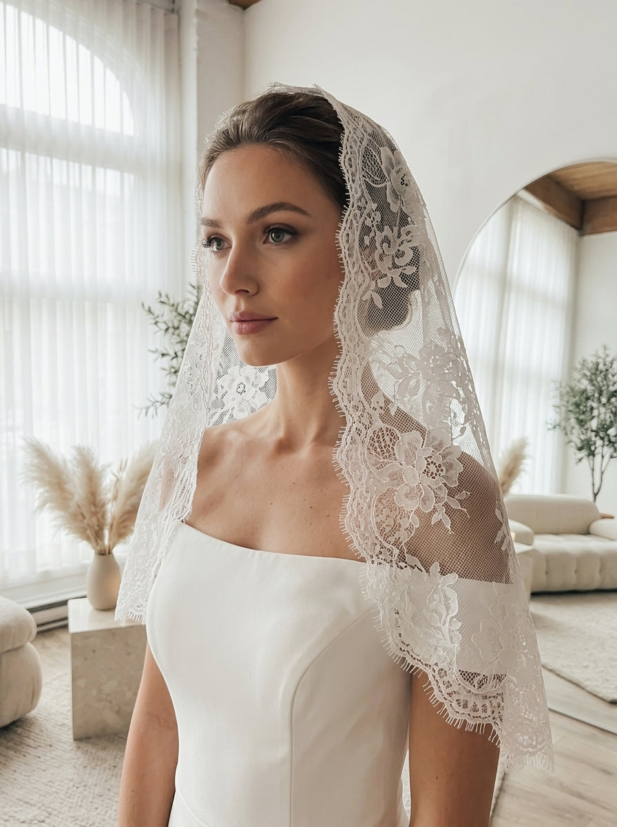100cm vintage floral lace single-layer bridal veil with scalloped edges.