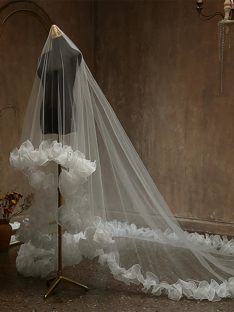 300x300cm single tier cathedral wedding veil train view