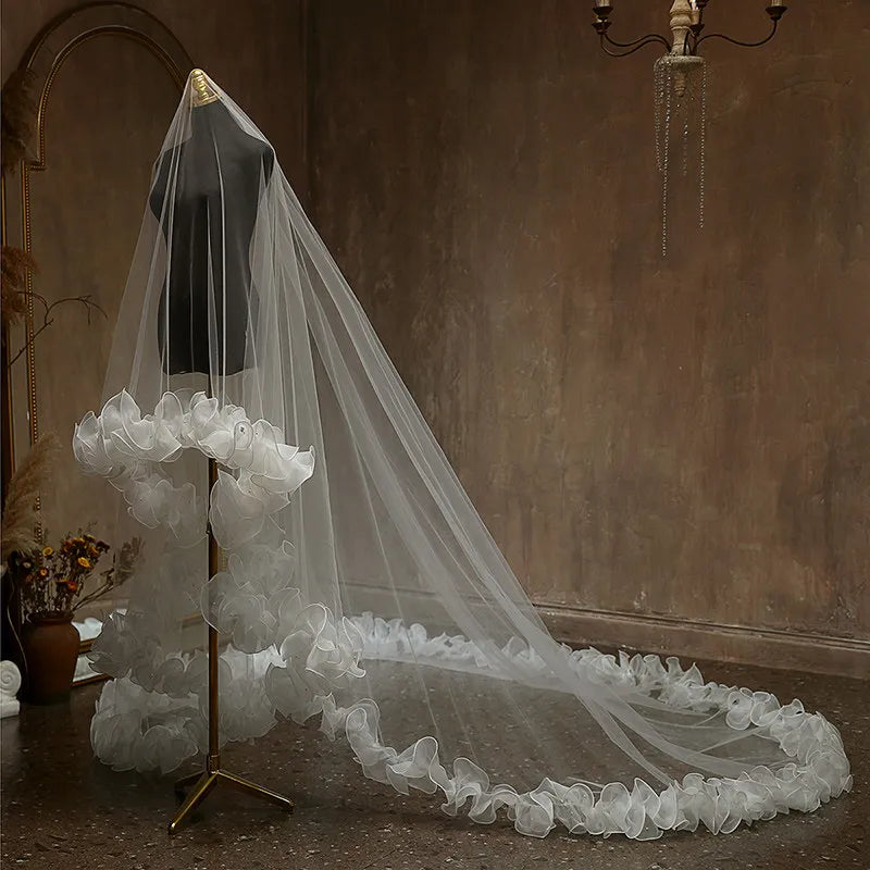 300x300cm single tier cathedral wedding veil train view