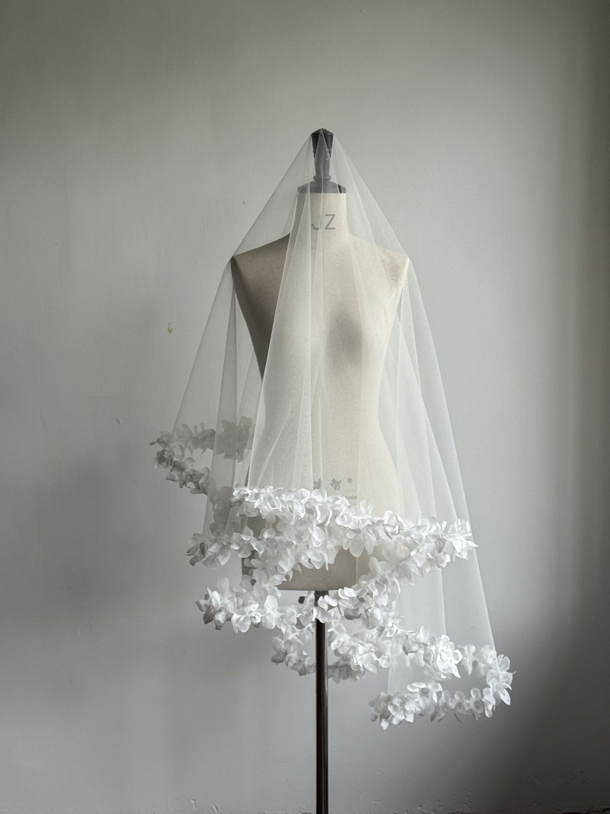 Garden style laser cut flower wedding veil